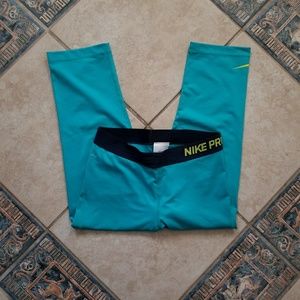 🚫Sold on Mecari🚫Cropped Gym Pants